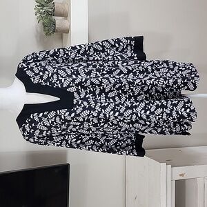 Anne Klein Black And White Tunic Top
